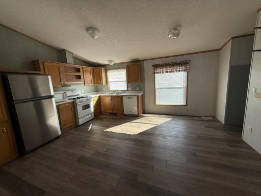 210 Margaret Avenue, Lakefield, MN 56150