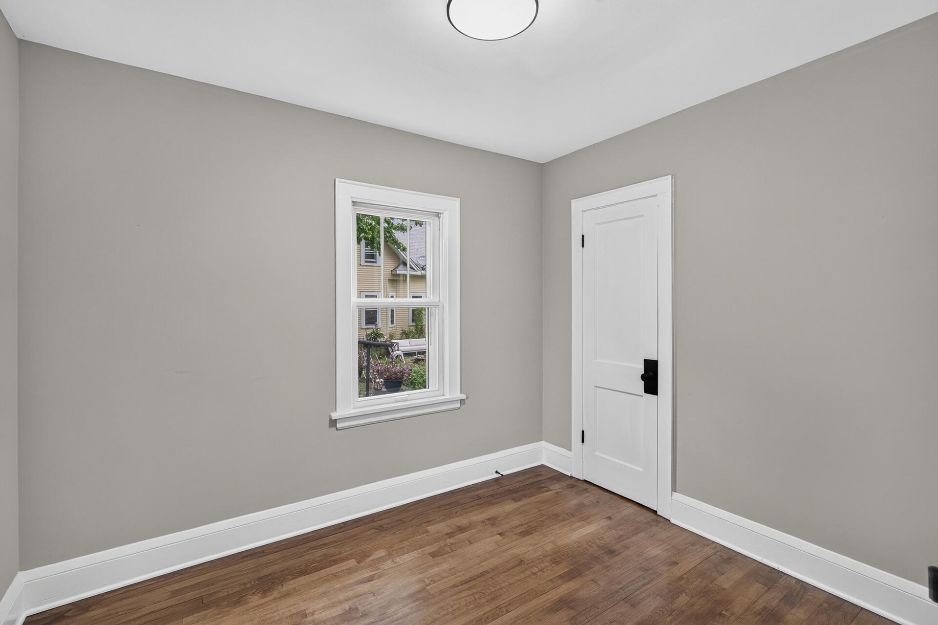 12_5729_43rd12_mls.jpg