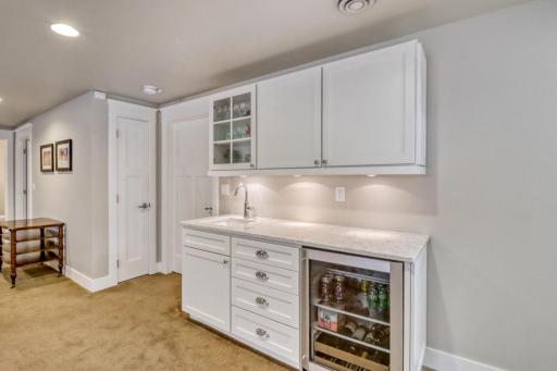 910 8th Street S, Fargo, ND 58103