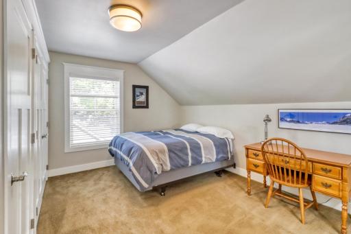 910 8th Street S, Fargo, ND 58103