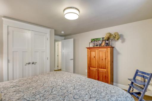 910 8th Street S, Fargo, ND 58103