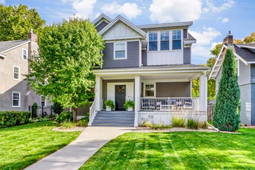 910 8th Street S, Fargo, ND 58103