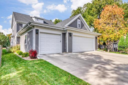910 8th Street S, Fargo, ND 58103