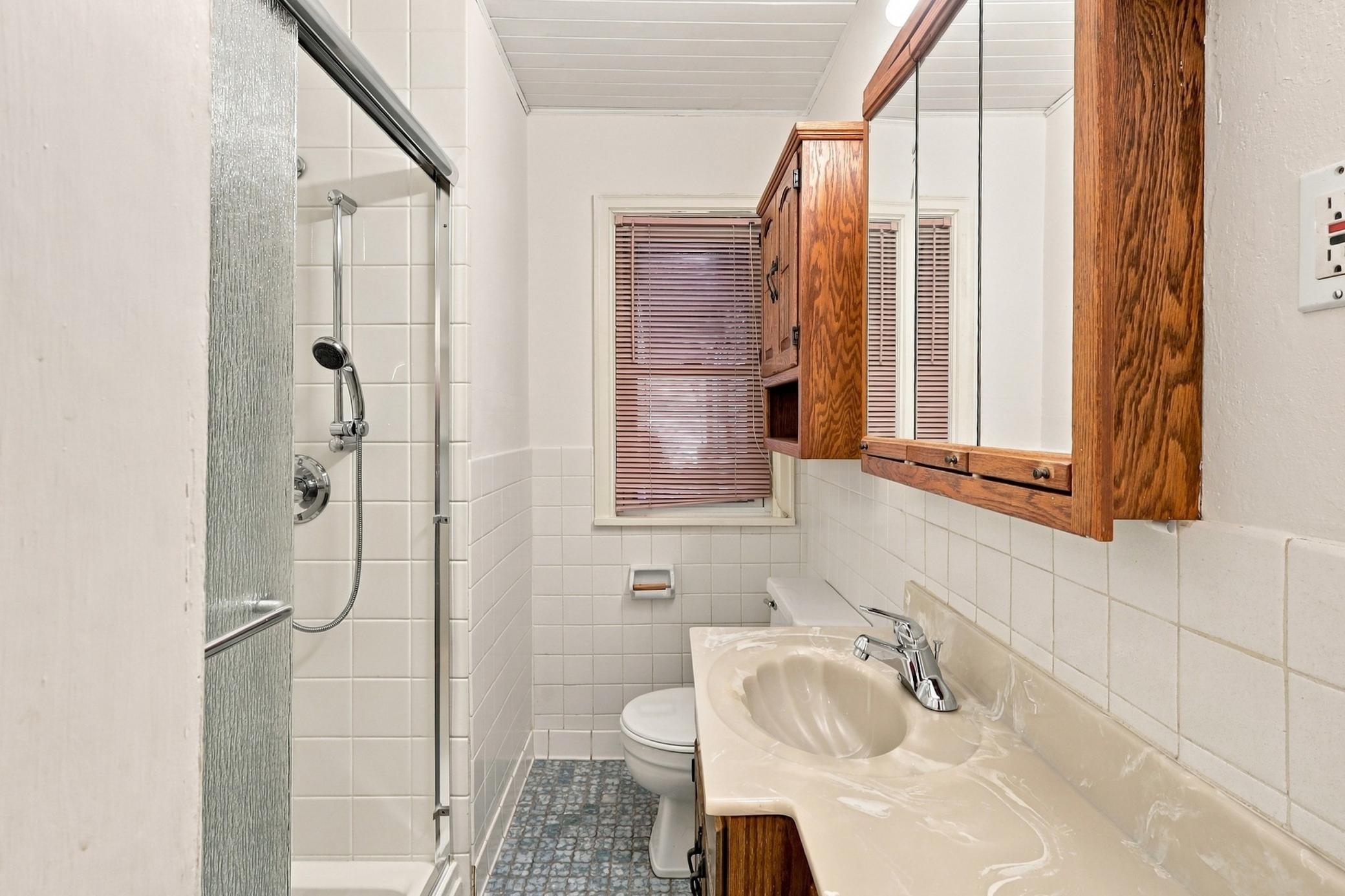 Unit 1 3/4 Bath