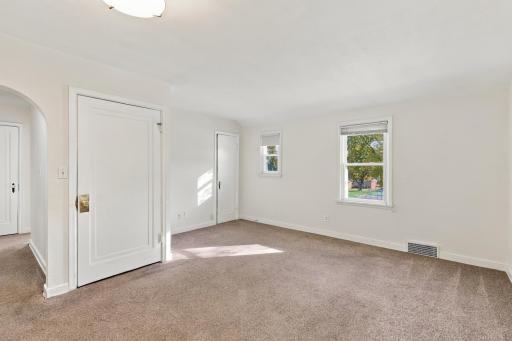 1049 Gorman Avenue, Saint Paul, MN 55118
