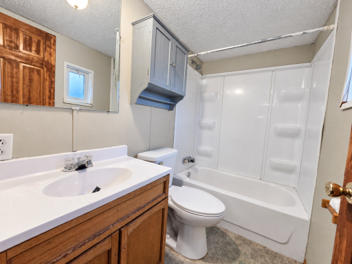1313 104th Way NE, Blaine, MN 55434