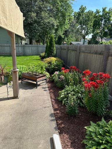 756 97th Lane NE, Blaine, MN 55434