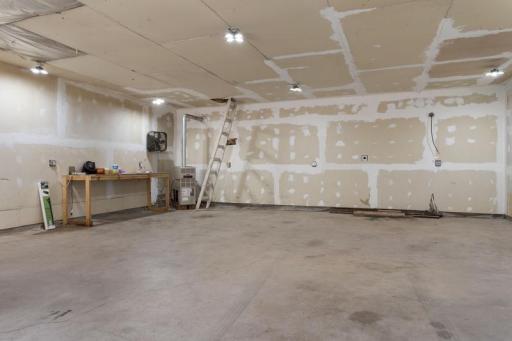 28x40 Heated/Insulated Garage * there is some unfinished sheetrock on the ceiling that seller never got around to finishing