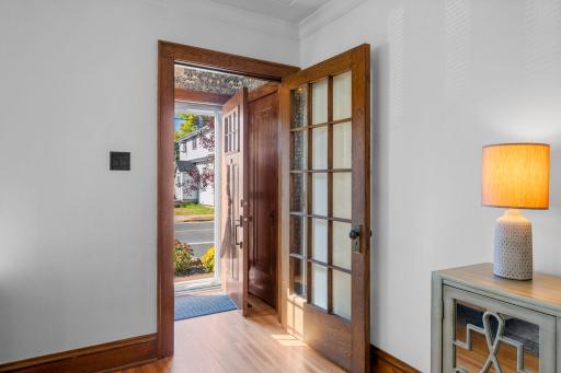 Inside the entry - glass door to let in the sunshine!
