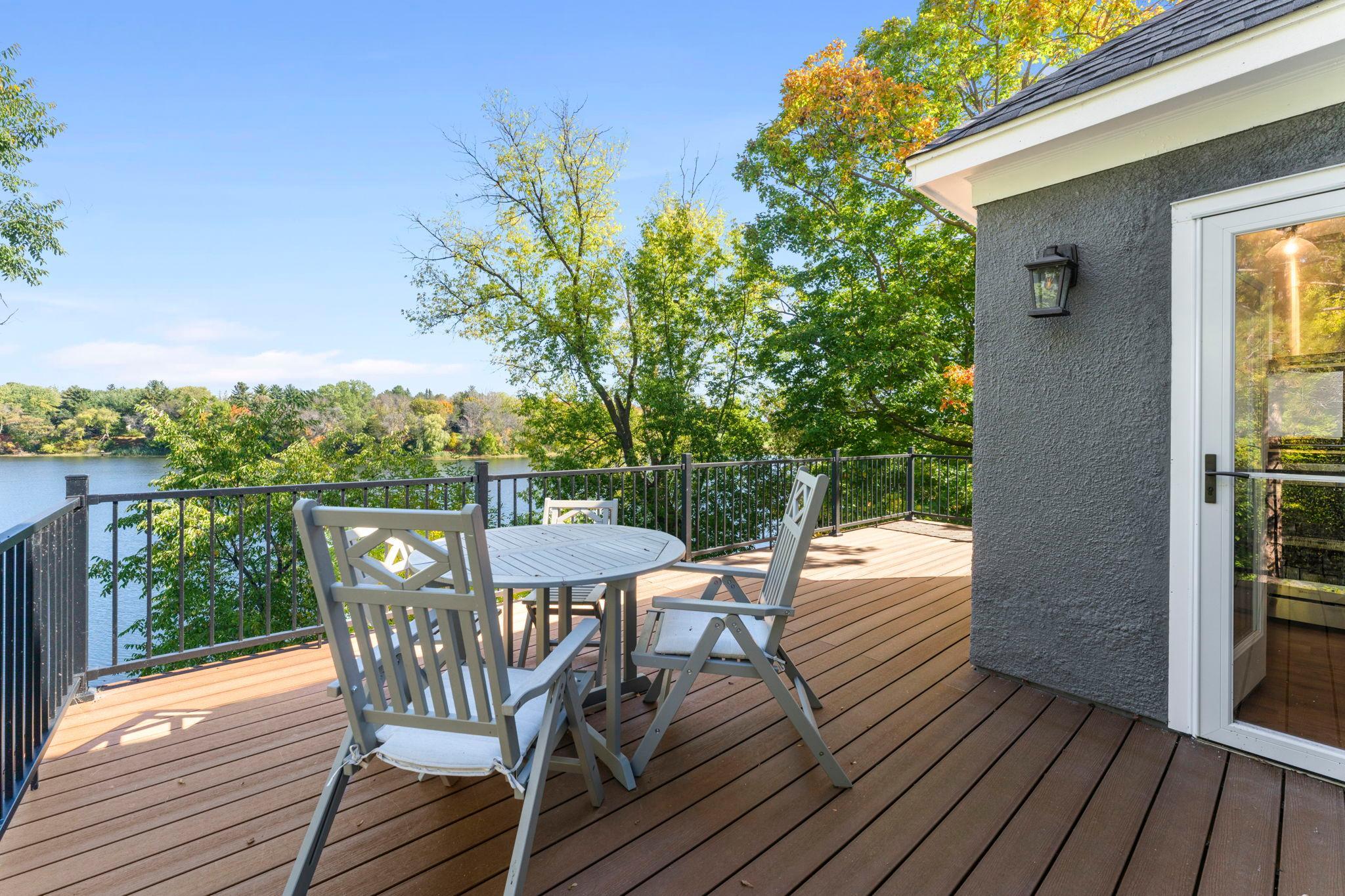 Maintenance free deck - overlooking the lake - great place to relax!