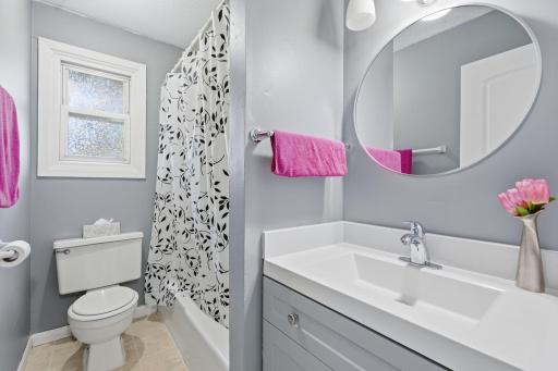 1741 Ames Place, Saint Paul, MN 55106