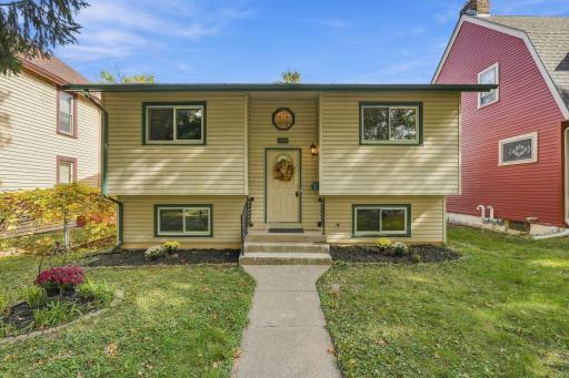 1741 Ames Place, Saint Paul, MN 55106