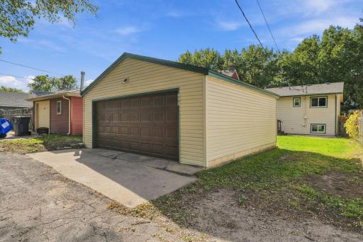 1741 Ames Place, Saint Paul, MN 55106