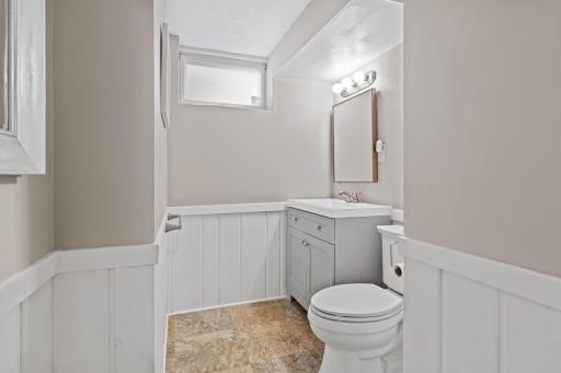5024 W 70th Street, Edina, MN 55439