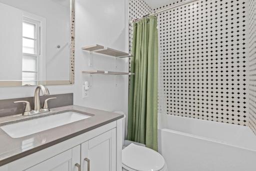 5024 W 70th Street, Edina, MN 55439