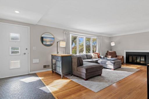 5024 W 70th Street, Edina, MN 55439