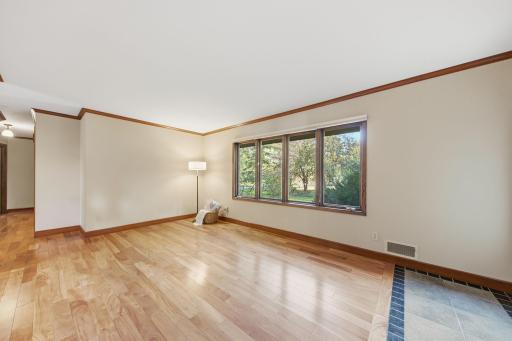 4664 Hillsboro Avenue N, New Hope, MN 55428