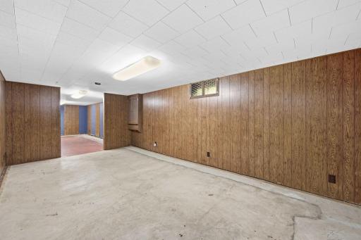 4664 Hillsboro Avenue N, New Hope, MN 55428