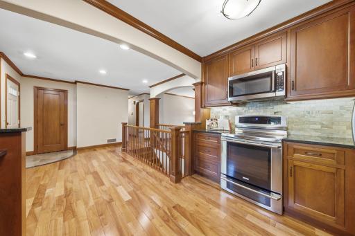 4664 Hillsboro Avenue N, New Hope, MN 55428