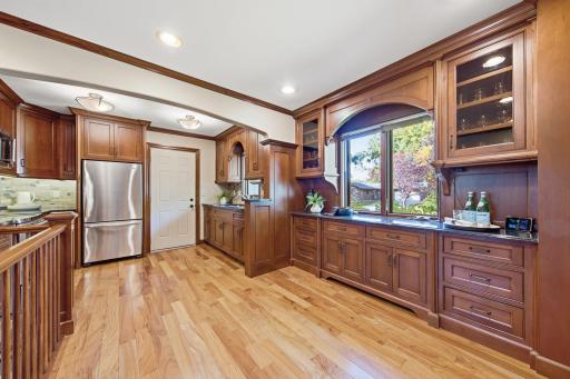 4664 Hillsboro Avenue N, New Hope, MN 55428