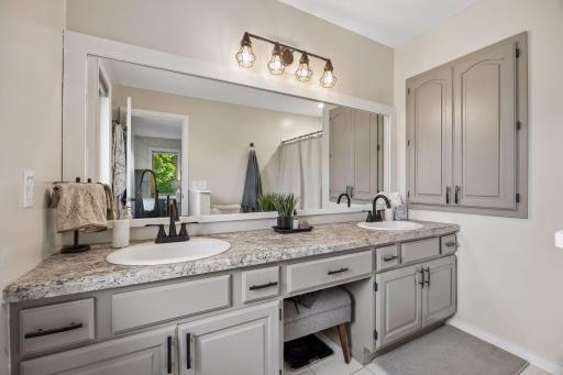 8860 Everest Lane N, Maple Grove, MN 55311