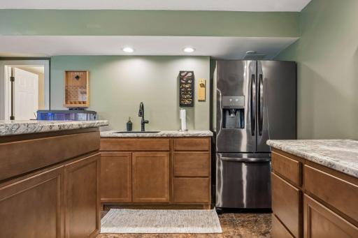 8860 Everest Lane N, Maple Grove, MN 55311