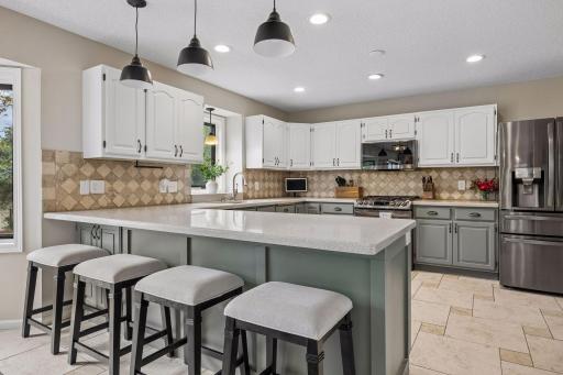 8860 Everest Lane N, Maple Grove, MN 55311