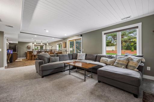 8860 Everest Lane N, Maple Grove, MN 55311