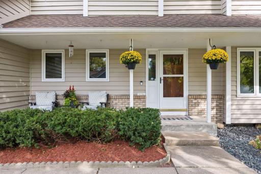 8860 Everest Lane N, Maple Grove, MN 55311