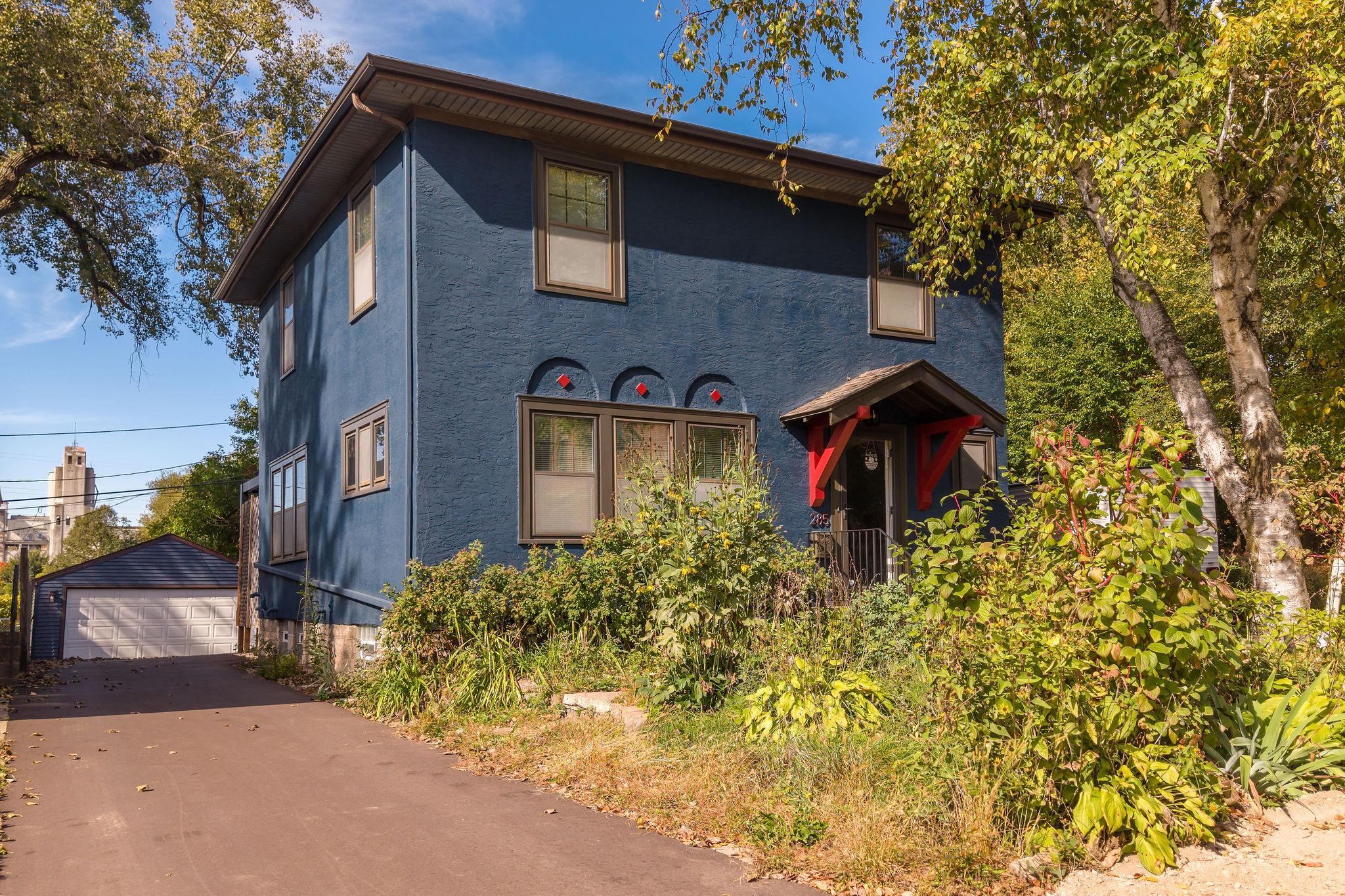Property photo for 285 Queen Avenue N, Minneapolis, MN 55405