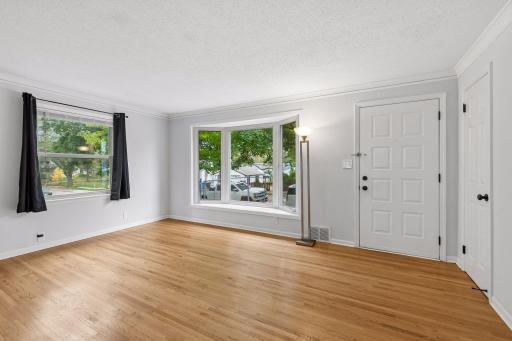 6001 Thomas Avenue S, Minneapolis, MN 55410