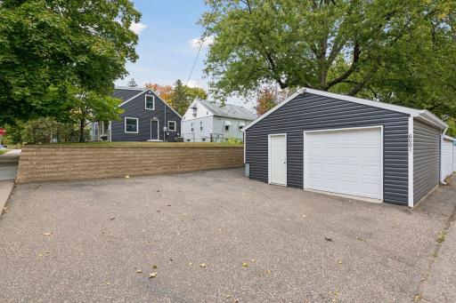 6001 Thomas Avenue S, Minneapolis, MN 55410