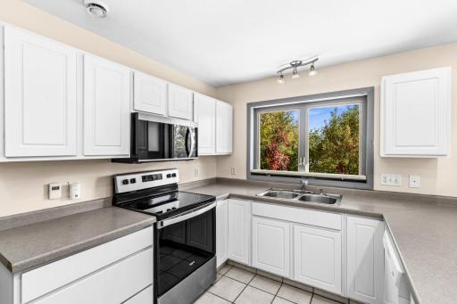 1424 E Skyline Parkway, Duluth, MN 55805