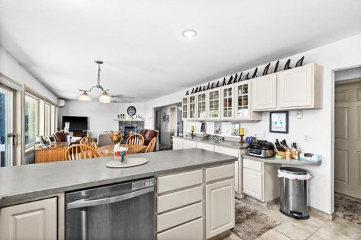 1424 E Skyline Parkway, Duluth, MN 55805