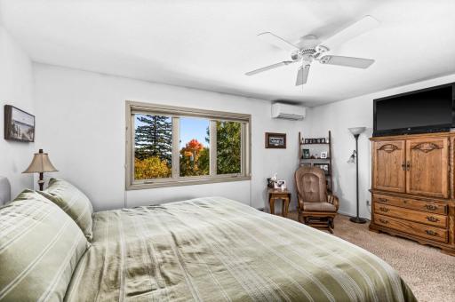 1424 E Skyline Parkway, Duluth, MN 55805