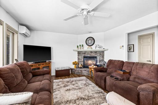 1424 E Skyline Parkway, Duluth, MN 55805
