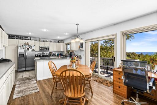 1424 E Skyline Parkway, Duluth, MN 55805