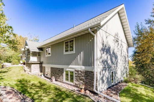 1424 E Skyline Parkway, Duluth, MN 55805
