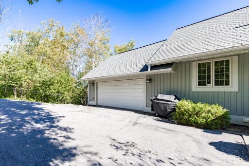 1424 E Skyline Parkway, Duluth, MN 55805