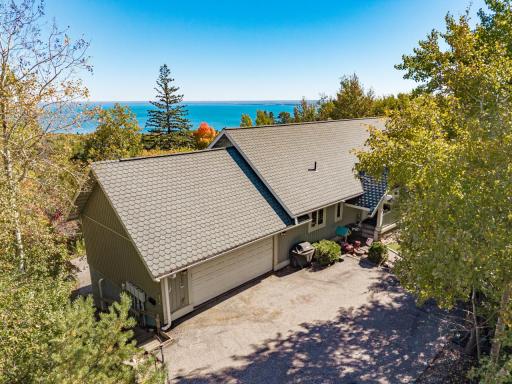 1424 E Skyline Parkway, Duluth, MN 55805
