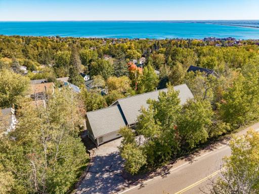 1424 E Skyline Parkway, Duluth, MN 55805