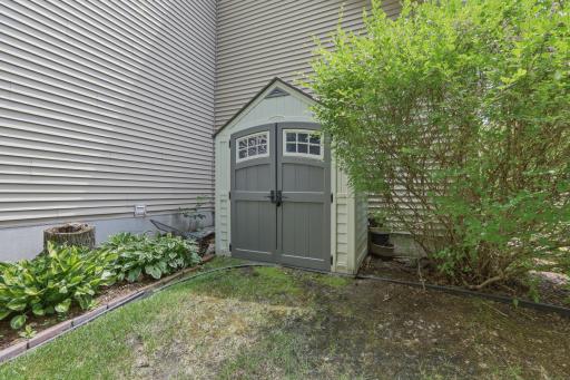9142 Woodland Drive, Saint Bonifacius, MN 55375