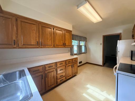 1114 10 1/2 Street N, Moorhead, MN 56560