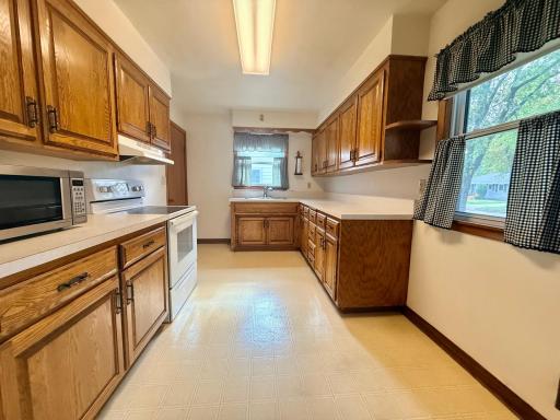 1114 10 1/2 Street N, Moorhead, MN 56560