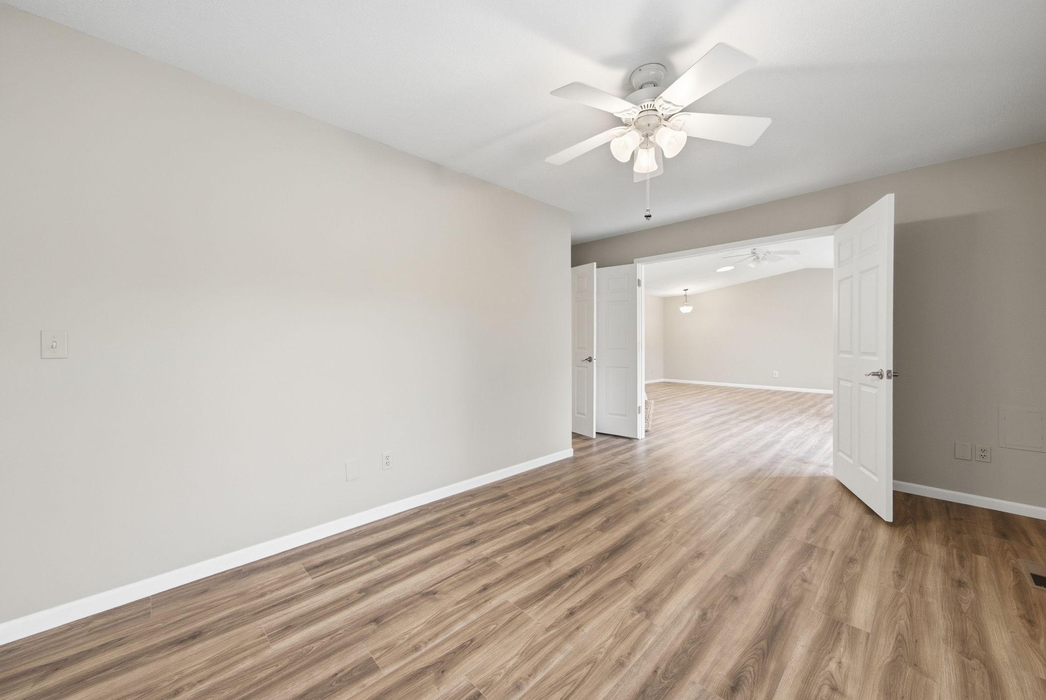 20-web-or-mls-974_Yuma_Ln_N_Plymouth_MN_55447_0277.jpg