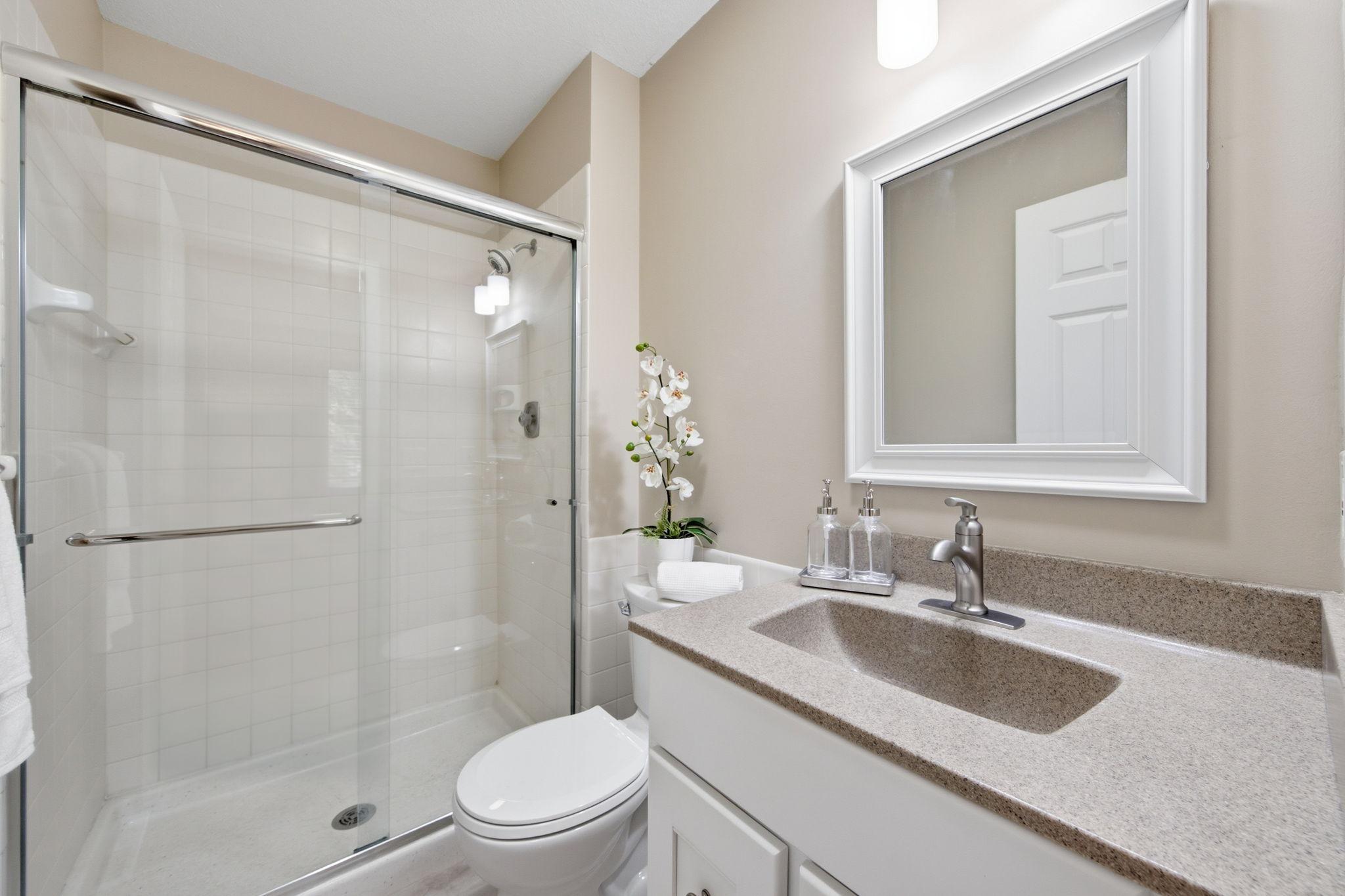 21-web-or-mls-974_Yuma_Ln_N_Plymouth_MN_55447_0287.jpg