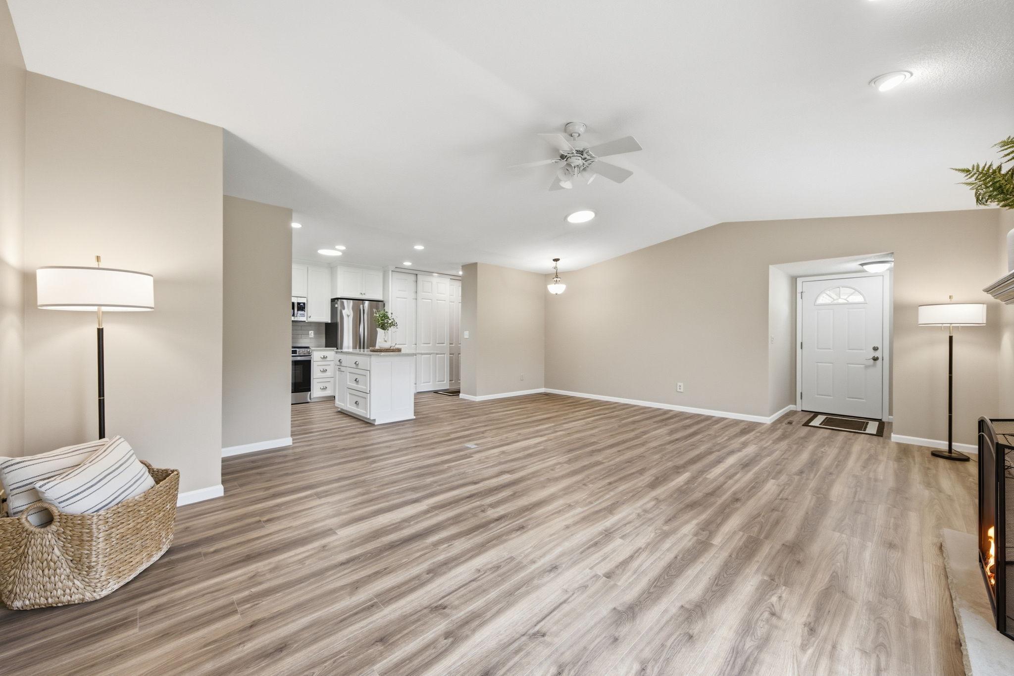 11-web-or-mls-974_Yuma_Ln_N_Plymouth_MN_55447_0232.jpg