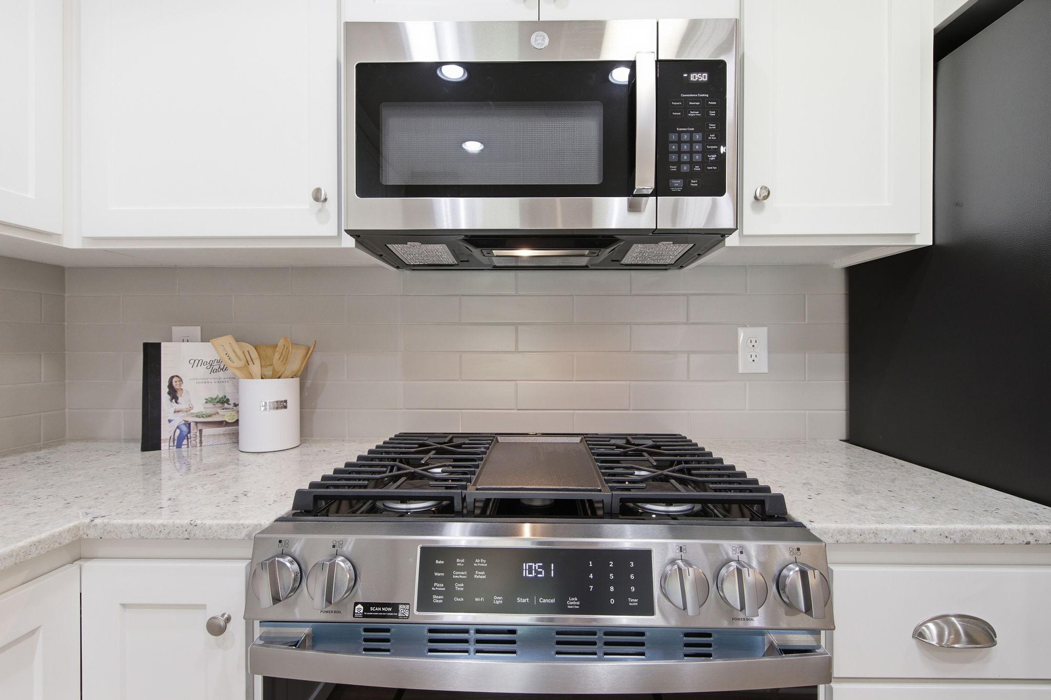 16-web-or-mls-974_Yuma_Ln_N_Plymouth_MN_55447_0312.jpg