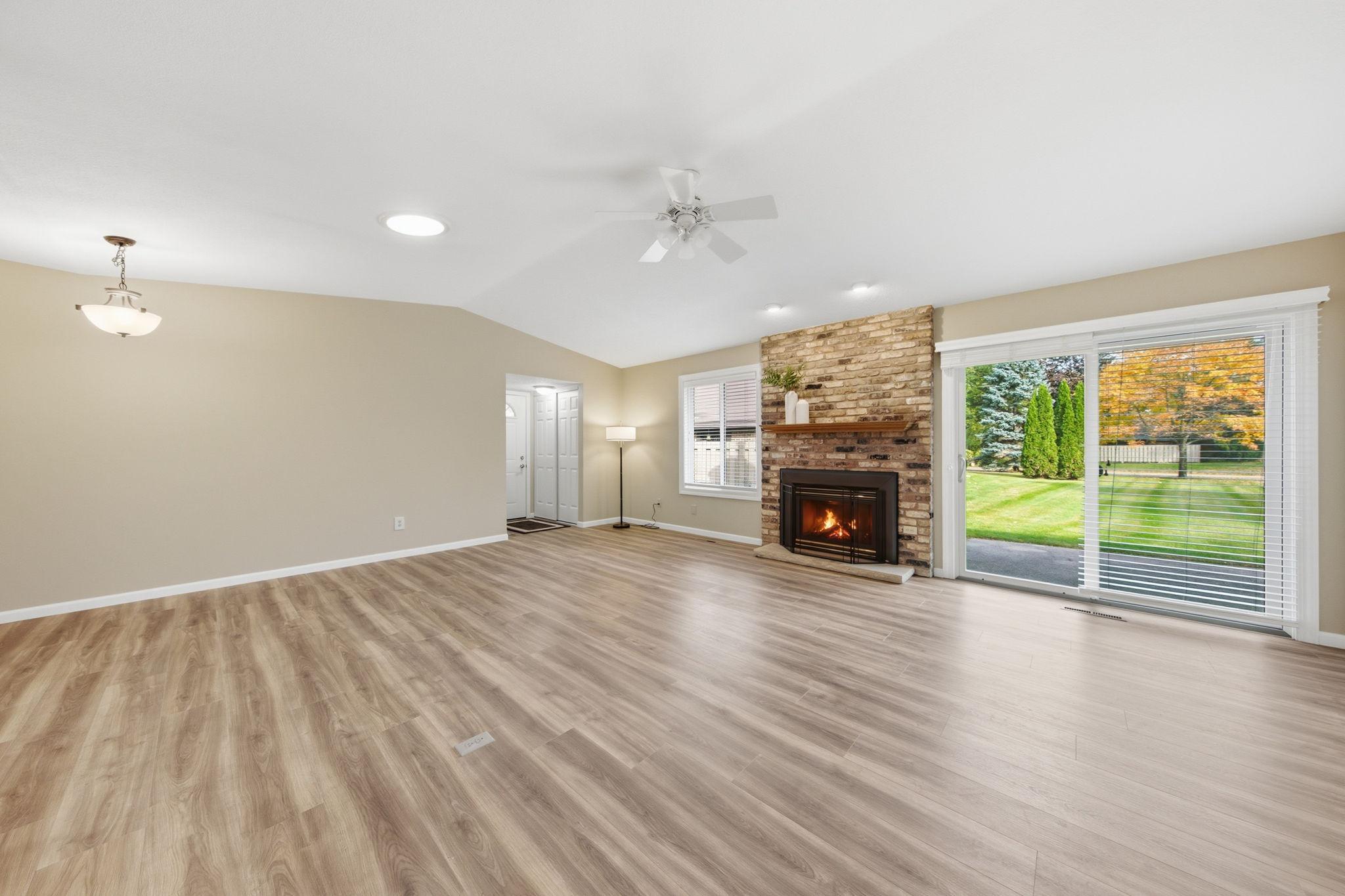 7-web-or-mls-974_Yuma_Ln_N_Plymouth_MN_55447_0217.jpg
