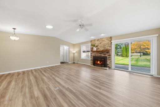 7-web-or-mls-974_Yuma_Ln_N_Plymouth_MN_55447_0217.jpg